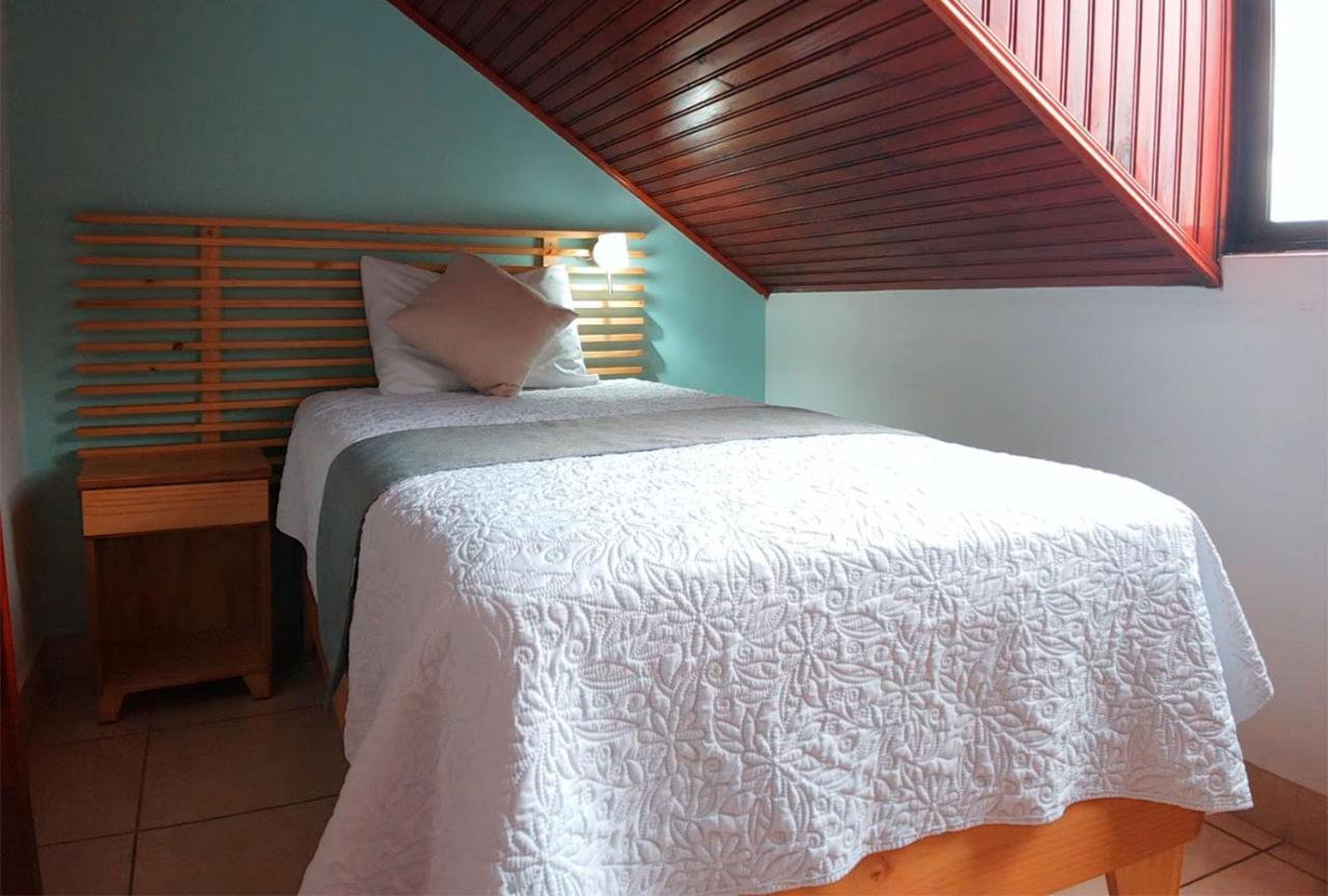 Trebol Amarillo Bed & Breakfast Эскасу Экстерьер фото