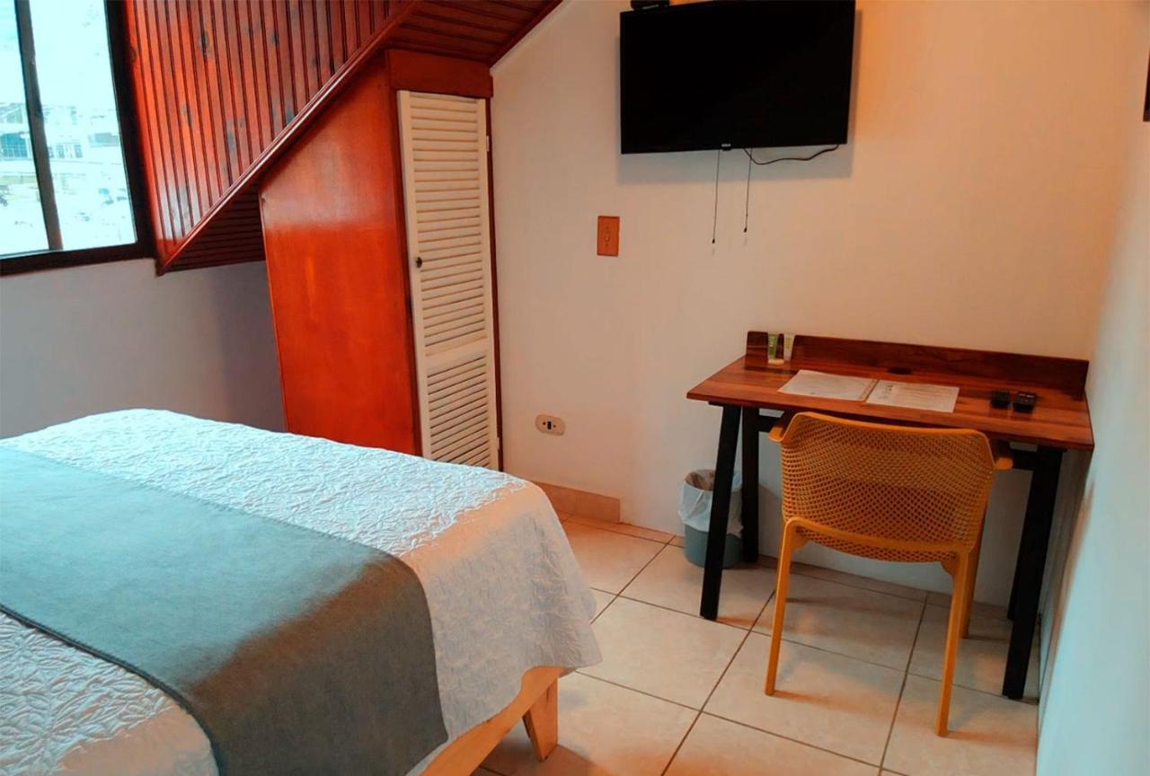 Trebol Amarillo Bed & Breakfast Эскасу Экстерьер фото