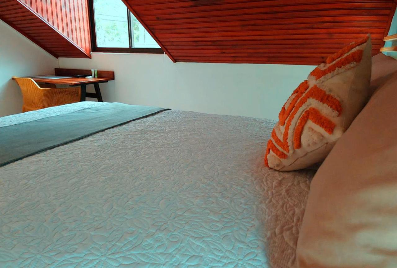 Trebol Amarillo Bed & Breakfast Эскасу Экстерьер фото